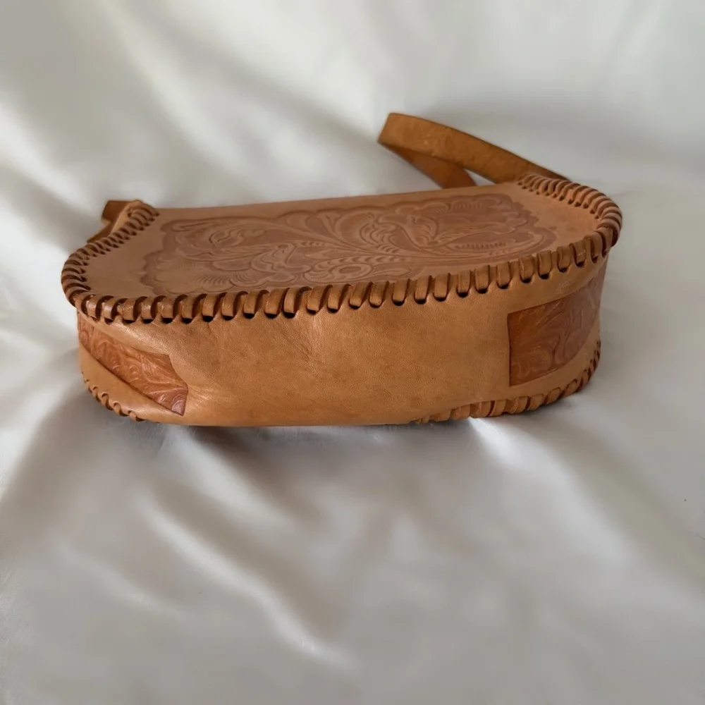 Vintage 70s tooled leather purse crossbody tan brown